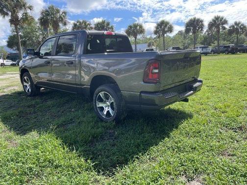 Granite Crystal Clearcoat Metallic 2026 RAM 1500 Express