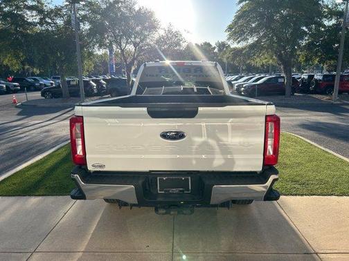 Oxford White 2025 Ford F-350 XLT