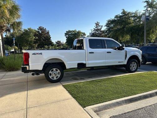 Oxford White 2025 Ford F-350 XLT