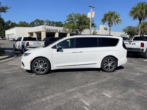 2026 Chrysler Pacifica Pinnacle