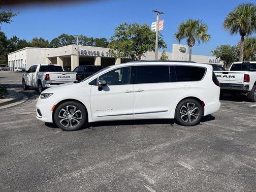 2026 Chrysler Pacifica Pinnacle