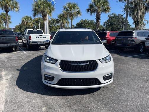 2026 Chrysler Pacifica Pinnacle