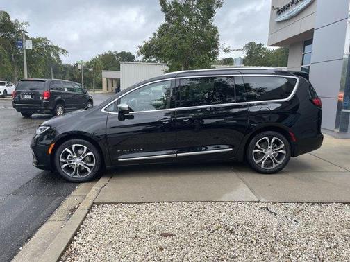 2026 Chrysler Pacifica Pinnacle