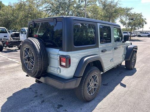 Earl Clearcoat 2026 Jeep Wrangler Sport