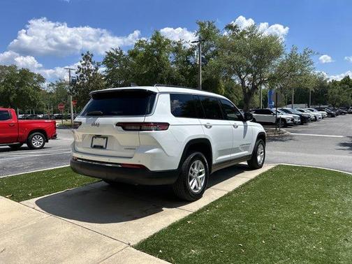 Bright White Clearcoat 2025 Jeep Grand Cherokee L Laredo