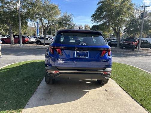 2023 Hyundai TUCSON SE