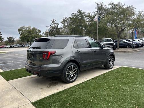2019 Ford Explorer sport