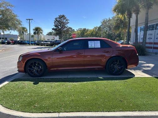 2021 Chrysler 300 Touring