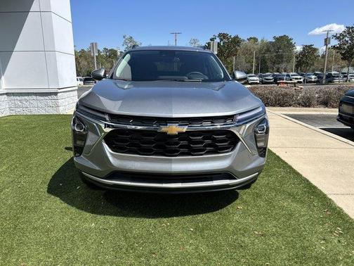 Sterling Gray Metallic 2026 Chevrolet Trax LT