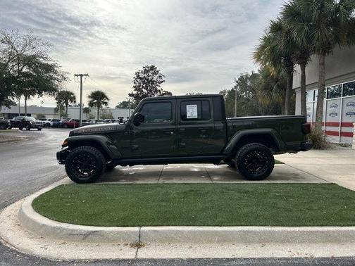 2022 Jeep Gladiator Sport