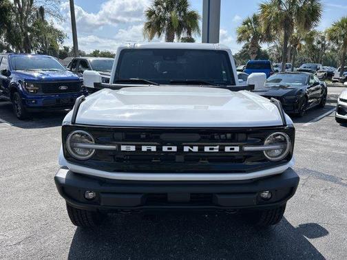 Oxford White 2026 Ford Bronco Outer Banks