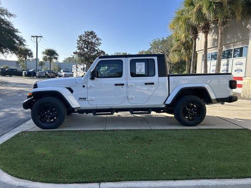 2022 Jeep Gladiator Sport