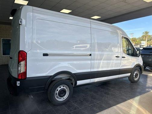 2026 Ford Transit-250 148 WB Medium Roof Cargo