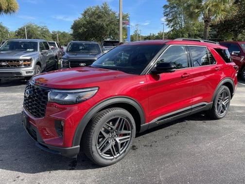 2025 Ford Explorer ST-Line