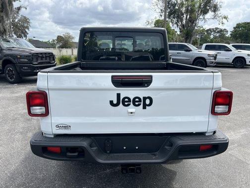 Bright White Clearcoat 2026 Jeep Gladiator Sport