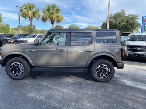 2025 Ford Bronco Outer Banks