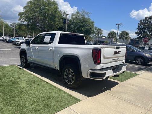 Summit White 2022 GMC Sierra 1500 Limited AT4