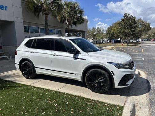 2023 Volkswagen Tiguan 2.0T SE R-Line Black