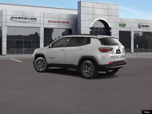 Silver Zynith 2026 Jeep Compass Latitude