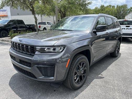 Metallic 2026 Jeep Grand Cherokee L Laredo