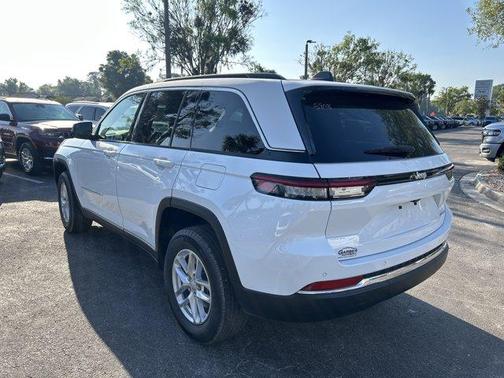 Bright White Clearcoat 2026 Jeep Grand Cherokee Laredo X