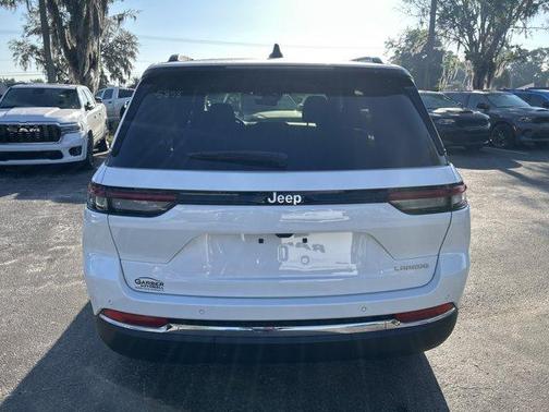 Bright White Clearcoat 2026 Jeep Grand Cherokee Laredo X
