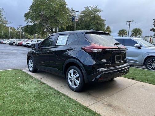 2023 Nissan Kicks S