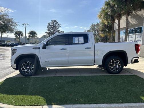 2022 GMC Sierra 1500 SLT