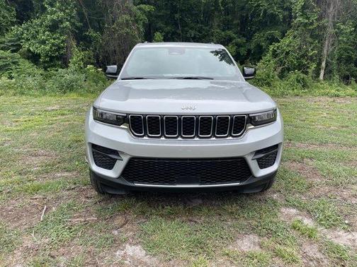 Silver Zynith 2026 Jeep Grand Cherokee Laredo X