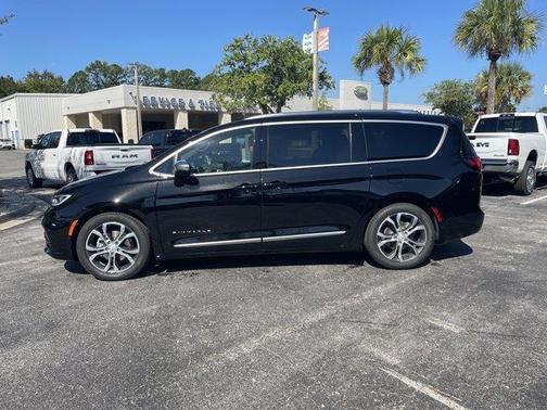 2026 Chrysler Pacifica Pinnacle