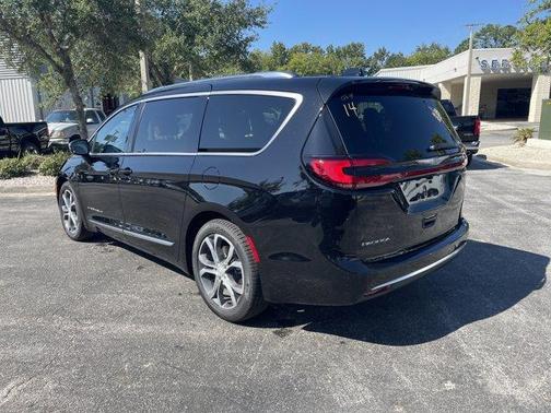 2026 Chrysler Pacifica Pinnacle