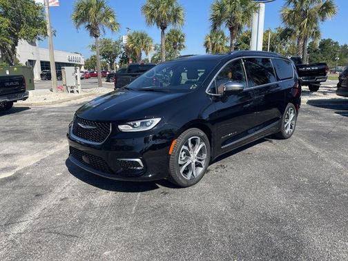 2026 Chrysler Pacifica Pinnacle
