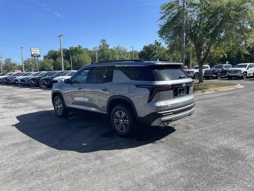 Sterling Gray Metallic 2026 Chevrolet Traverse LT