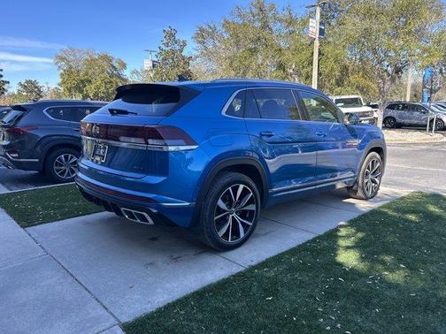 2025 Volkswagen Atlas Cross Sport 2.0T SEL Premium R-Line