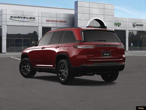 2025 Jeep Grand Cherokee Laredo