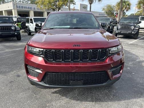 2025 Jeep Grand Cherokee Laredo
