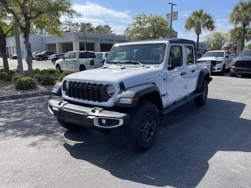 Bright White Clearcoat 2026 Jeep Gladiator Sport