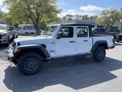 Bright White Clearcoat 2026 Jeep Gladiator Sport