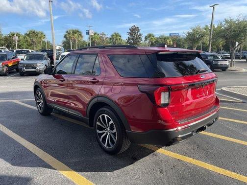2025 Ford Explorer ST-Line