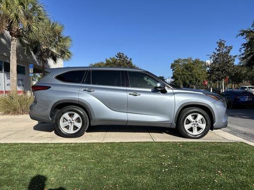 2021 Toyota Highlander LE