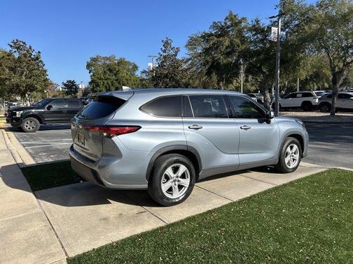 2021 Toyota Highlander LE