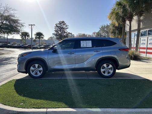 2021 Toyota Highlander LE