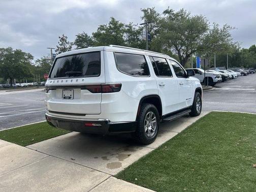 Bright White Clearcoat 2023 Jeep Wagoneer Base