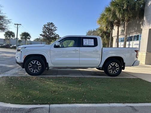 2024 Nissan Frontier SL