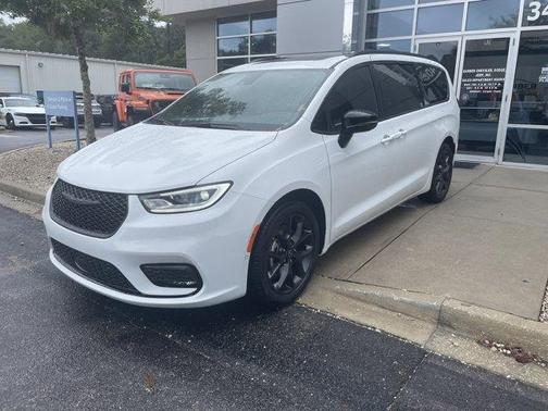 2026 Chrysler Pacifica Limited
