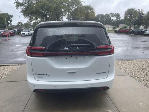 2026 Chrysler Pacifica Limited