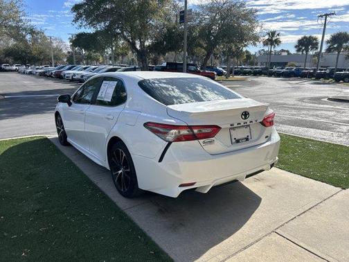 2018 Toyota Camry SE