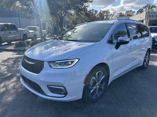 2026 Chrysler Pacifica Pinnacle