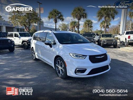 Bright White Clearcoat 2026 Chrysler Pacifica Pinnacle