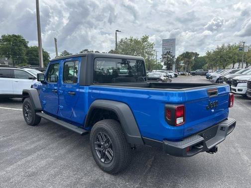 Hydro Blue Pearlcoat 2026 Jeep Gladiator Sport